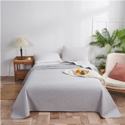 BEDCOVER / BEDSPREAD